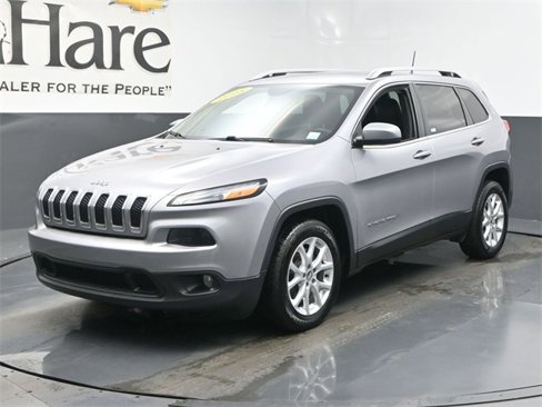 Used 2018 Jeep Cherokee Latitude Plus image 34