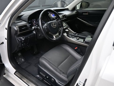 Used 2019 Lexus IS 300 image 2