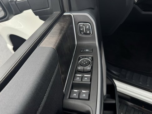 Used 2024 Ford F350 Lariat w/ Black Appearance Package image 15