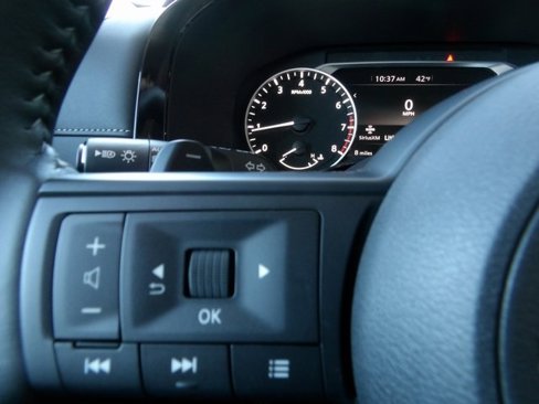 New 2025 Nissan Pathfinder SV image 32