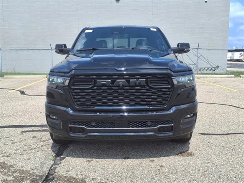 New 2026 RAM 1500 4x4 Crew Cab image 2