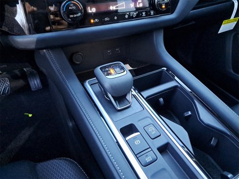 New 2025 Nissan Pathfinder SV w/ Black Appearance Package image 9