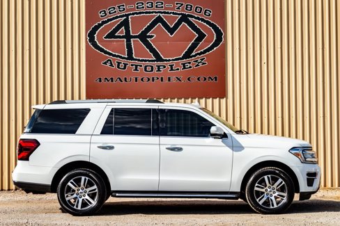 Used 2022 Ford Expedition Limited image 2