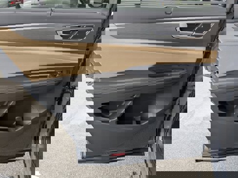 New 2025 Volkswagen Atlas Cross Sport SE image 25