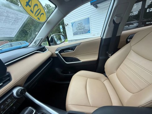 Used 2024 Toyota RAV4 XLE Premium image 22
