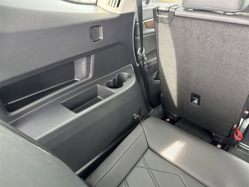 New 2025 Volkswagen Atlas SE image 32
