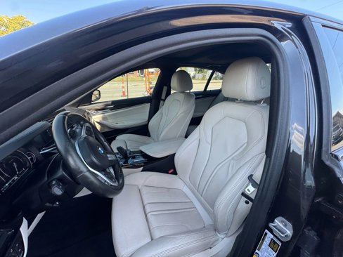 Used 2018 BMW 530i xDrive image 16