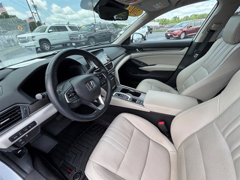 Used 2019 Honda Accord Touring image 16