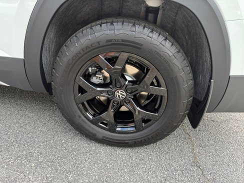 New 2025 Volkswagen Atlas Peak Edition SE image 22