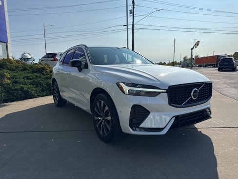 Certified 2025 Volvo XC60 B5 Plus image 7