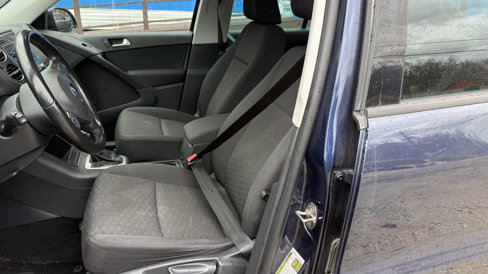 Used 2013 Volkswagen Tiguan S image 11