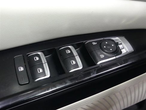 Used 2022 Kia Carnival LX image 20
