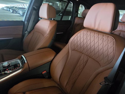 New 2026 BMW X5 M60i w/ Executive Package image 18