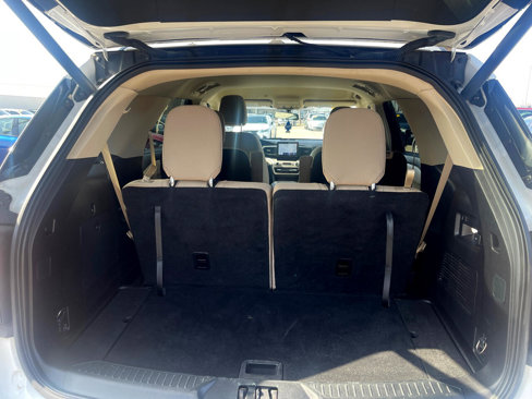 Used 2021 Ford Explorer XLT image 8