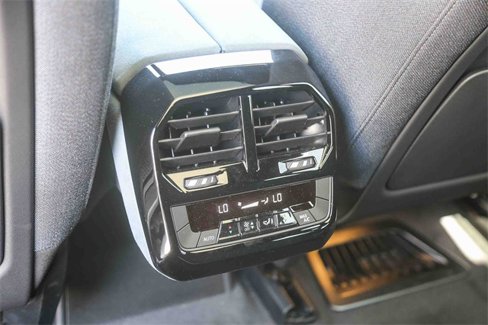 Used 2025 BMW iX xDrive50 w/ Convenience Package image 19