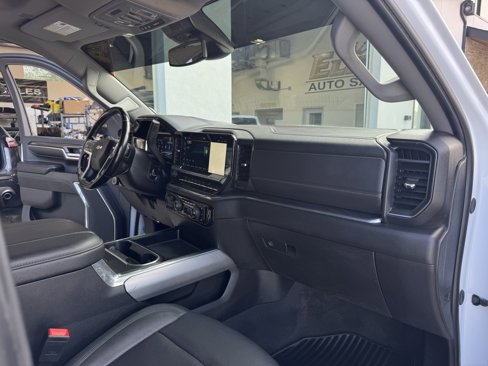 Used 2024 Chevrolet Silverado 2500 LTZ w/ LTZ Convenience Package image 33