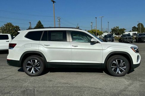 New 2026 Volkswagen Atlas SE image 3