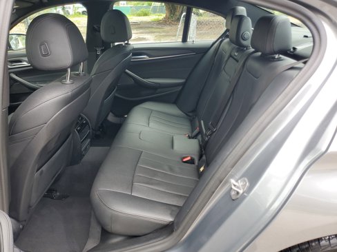Used 2023 BMW 530i image 9