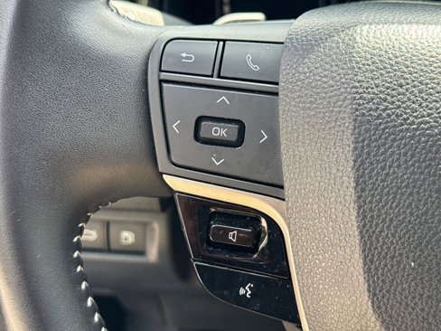 Used 2025 Toyota Camry SE image 24