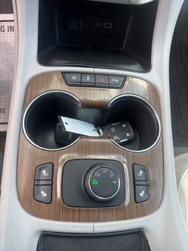 Used 2020 GMC Acadia SLE w/ Driver Convenience Package image 14