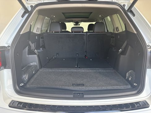 New 2025 Volkswagen Atlas Peak Edition SE image 23
