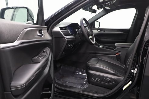 New 2025 Jeep Grand Cherokee Limited image 11
