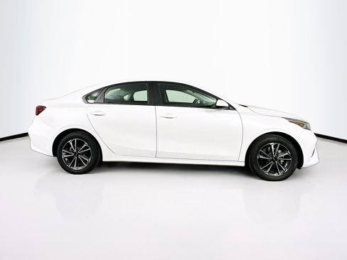 Used 2024 Kia Forte LXS image 10