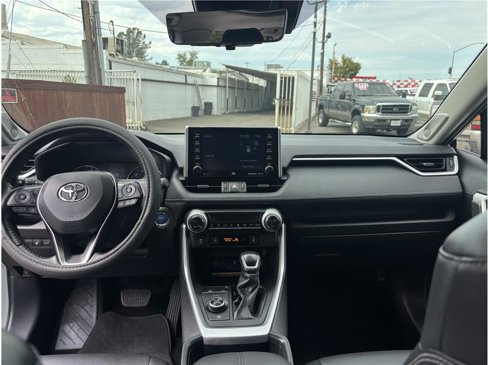 Used 2021 Toyota RAV4 XLE Premium image 13