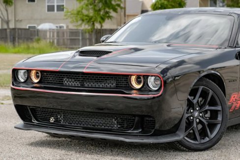 Used 2021 Dodge Challenger R/T w/ Plus Package image 5
