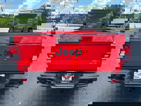 New 2025 Jeep Gladiator Sport image 6