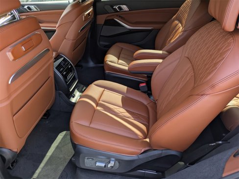 New 2026 BMW X7 M60i image 8