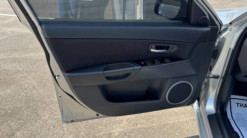 Used 2009 MAZDA MAZDA3 s Touring image 10