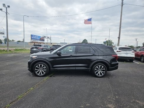 Used 2020 Ford Explorer ST image 2