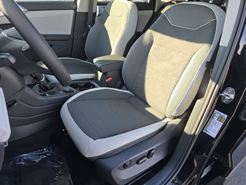 New 2025 Volkswagen Taos SE image 23