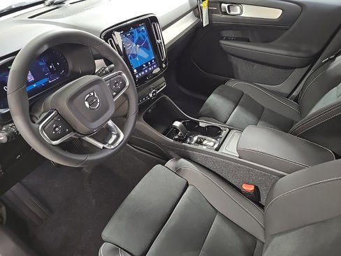 New 2026 Volvo XC40 B5 Ultra w/ Climate Package image 21