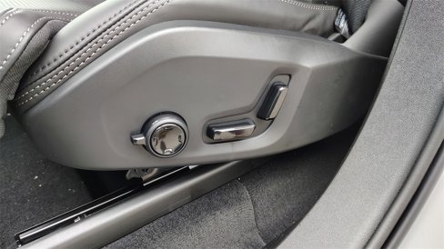 New 2025 Volvo XC90 T8 Plus w/ Protection Package Premier image 14