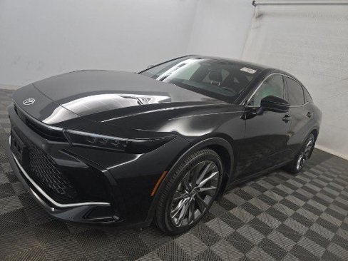 Used 2024 Toyota Crown Limited w/ Advanced Technology Package image 1