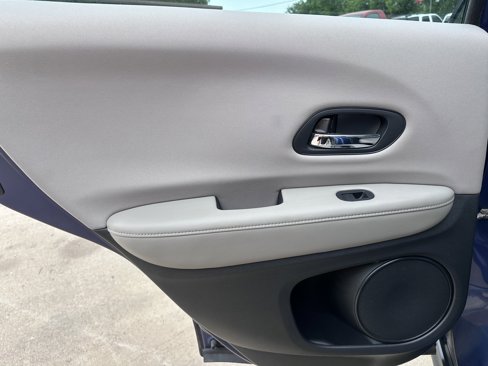 Used 2016 Honda HR-V LX image 11