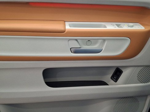 New 2025 Volkswagen ID. Buzz 1st Edition image 11