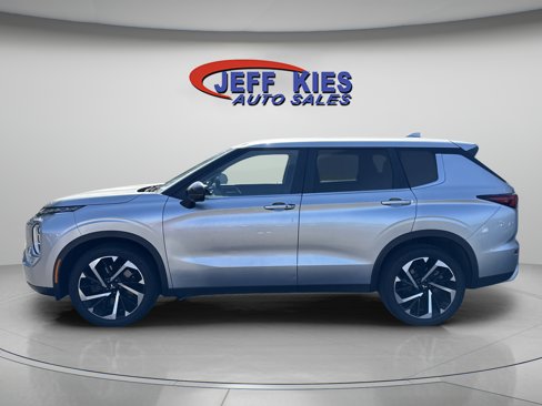 Used 2022 Mitsubishi Outlander SE image 4