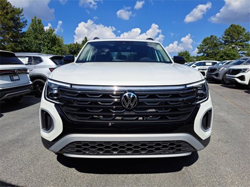 New 2026 Volkswagen Atlas Peak Edition image 2