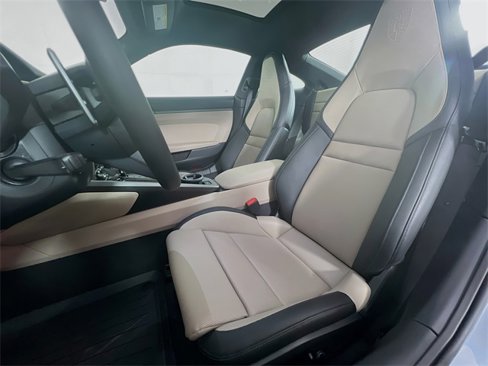 Used 2025 Porsche 911 Carrera image 5