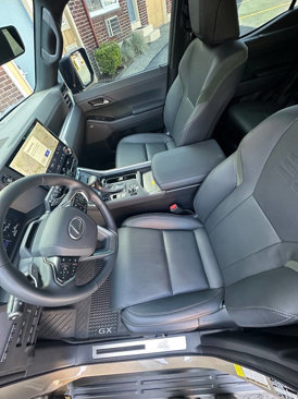 Used 2025 Lexus GX 550 image 29
