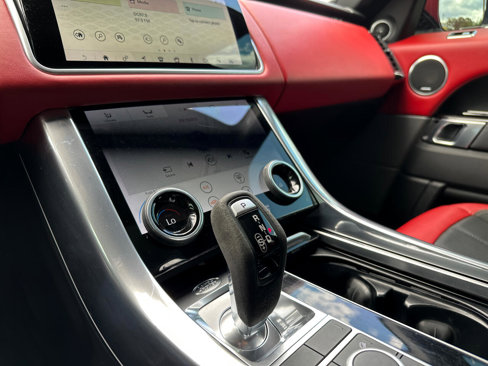 Used 2020 Land Rover Range Rover Sport HST image 40