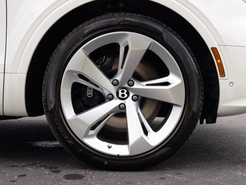 New 2025 Bentley Bentayga image 6