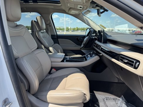 Used 2020 Lincoln Aviator Reserve w/ Equipment Group 202A image 10