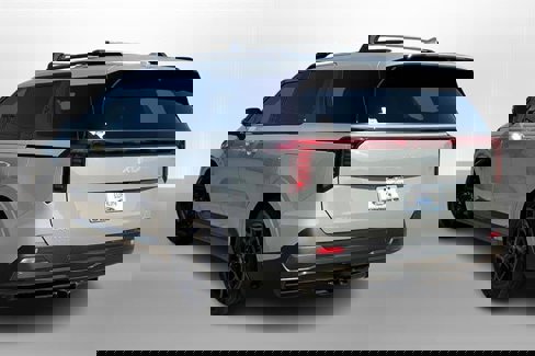 Used 2025 Kia Carnival SX Prestige image 10
