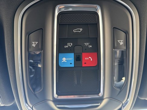 New 2025 Jeep Wagoneer 4WD image 38