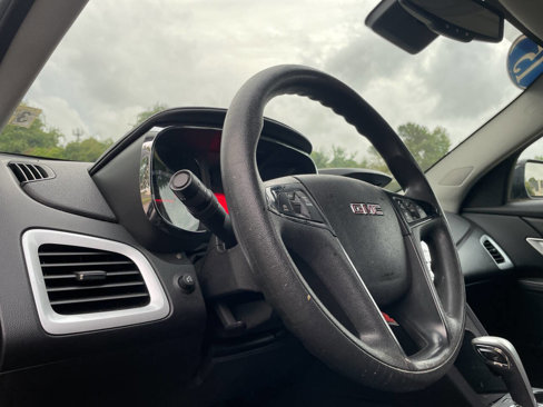Used 2015 GMC Terrain SLE image 18