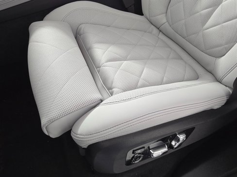 New 2026 BMW X7 xDrive40i w/ M Sport Package image 13